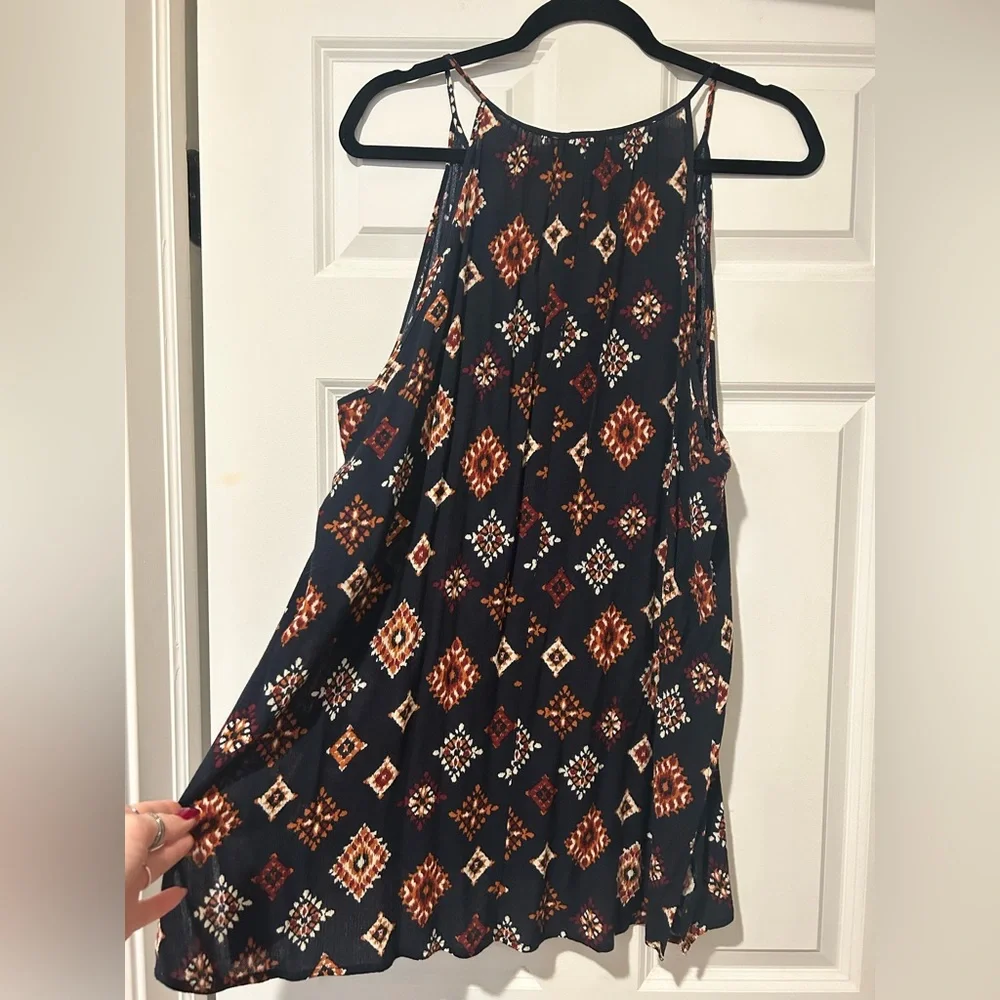 Daytrip Navy Crinkle Henley Flowy Tunic Tank Top - Picture 5 of 14